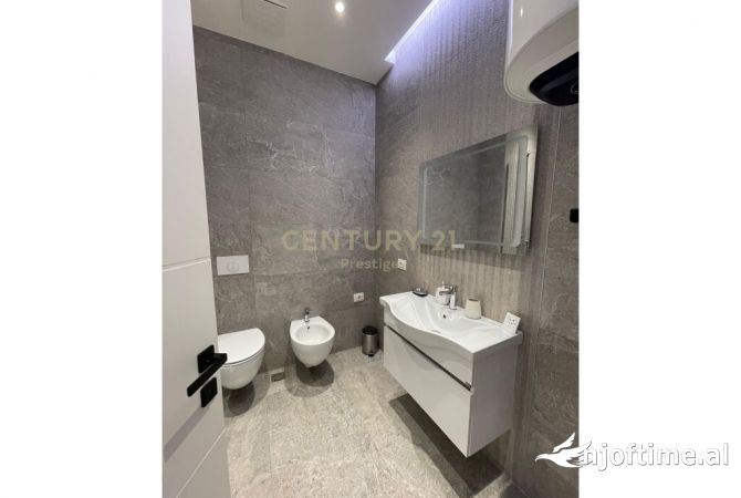 Shtepi me qera Apartament ne Tirane, 2+1, Mobilimi E mobiluar, Pagesa 1,400  Euro.