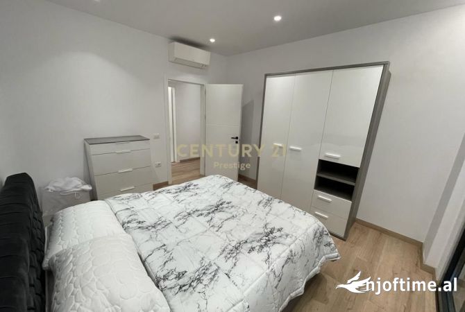 Shtepi me qera 2+1 ne Tirane - 1,400 Euro
