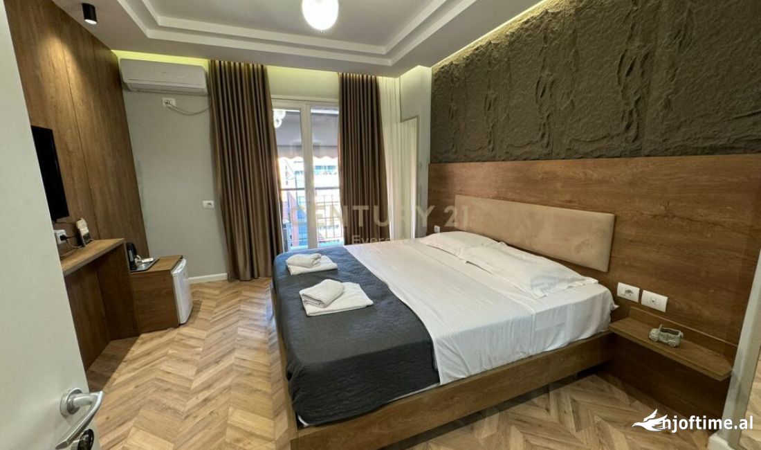 Shtepi ne shitje Apartament ne Tirane, 2+1, Mobilimi E mobiluar, Pagesa 215,000  Euro.