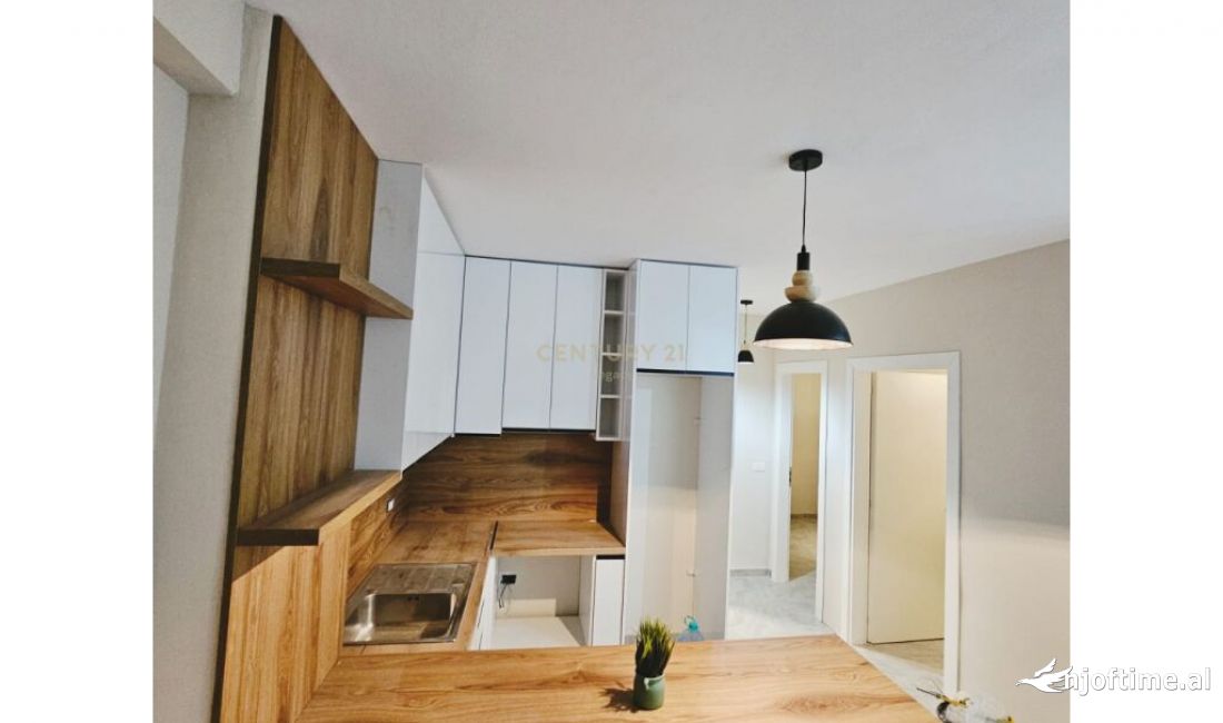 Shtepi ne shitje Apartament ne Tirane, 2+1, Mobilimi E mobiluar, Pagesa 84,000  Euro.