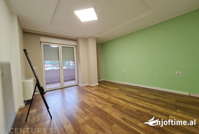 Shtepi me qera 3+1 ne Tirane - 1,500 Euro