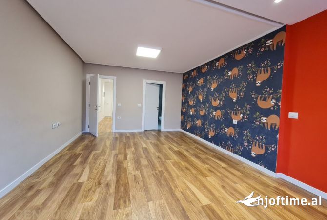 Shtepi me qera Apartament ne Tirane, 3+1, Mobilimi Bosh, pa mobiluar, Pagesa 1,500  Euro.