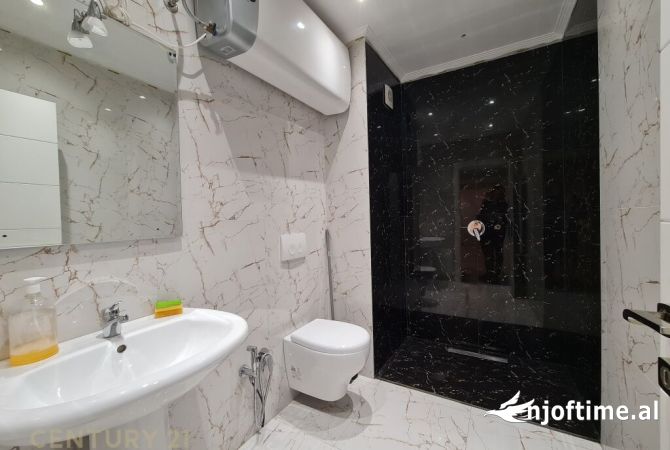 Shtepi me qera Apartament ne Tirane, 3+1, Mobilimi Bosh, pa mobiluar, Pagesa 1,500  Euro.