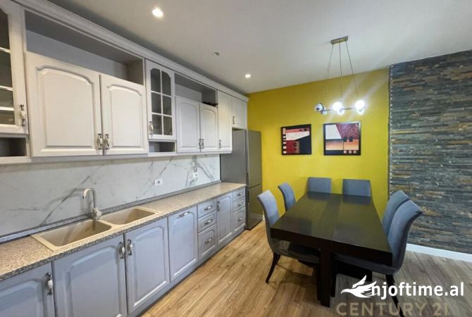 Shtepi me qera 3+1 ne Tirane - 950 Euro
