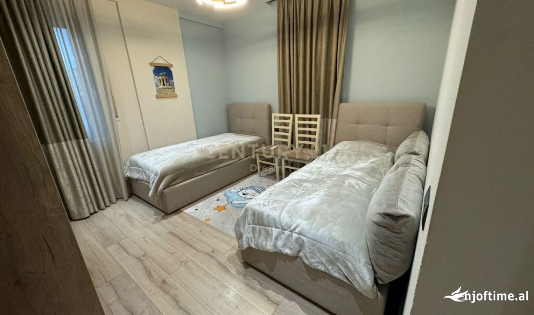 Shtepi ne shitje Apartament ne Tirane, 1+1, Mobilimi E mobiluar, Pagesa 245,000  Euro.