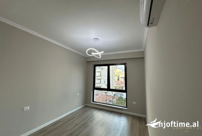 Shtepi me qera 2+1 ne Tirane - 950 Dollar