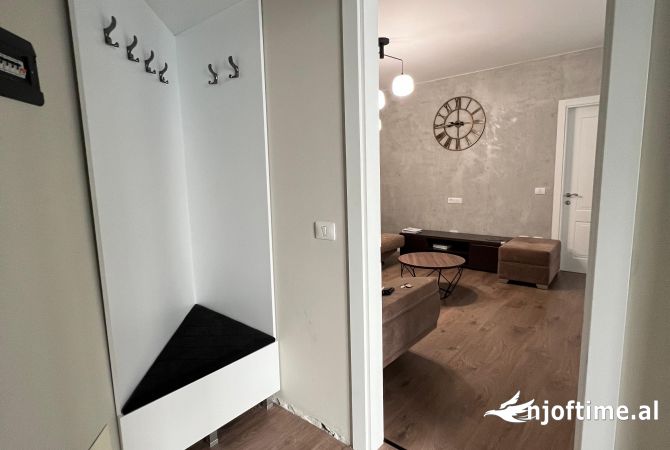 Shtepi me qera Apartament ne Tirane, 1+1, Mobilimi E mobiluar, Pagesa 450  Euro.