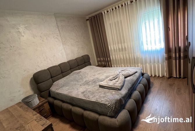 Shtepi me qera Apartament ne Tirane, 1+1, Mobilimi E mobiluar, Pagesa 450  Euro.