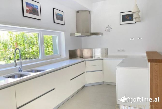 House for Rent 4+1 in Tirana - 5,000 Euro