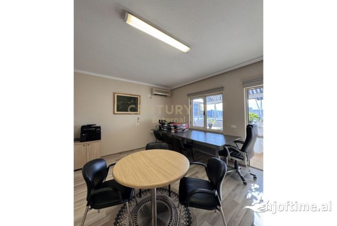 Ambient biznesi me qera 1+1 ne Tirane - 1,300 Euro