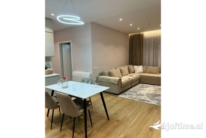 Shtepi me qera Apartament ne Tirane, 2+1, Mobilimi E mobiluar, Pagesa 800  Euro.