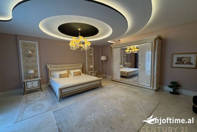 Shtepi me qera Vila Luksoze ne Tirane, 7+1, Mobilimi E mobiluar, Pagesa 8,000  Euro.