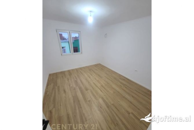 Shtepi ne shitje 1+1 ne Tirane - 120,000 Euro