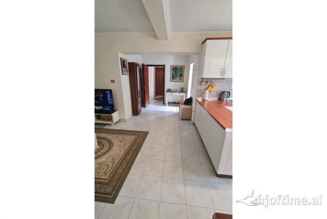 Shtepi me qera 2+1 ne Tirane - 600 Euro