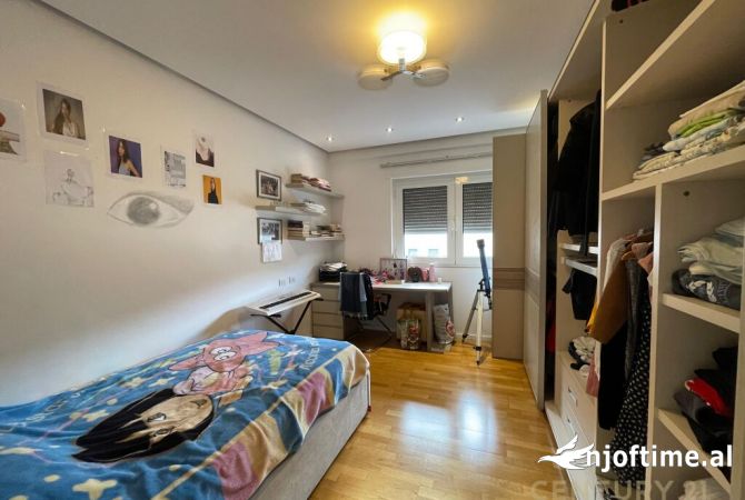 Shtepi ne shitje Apartament ne Tirane, 2+1, Mobilimi E mobiluar, Pagesa 240,000  Euro.