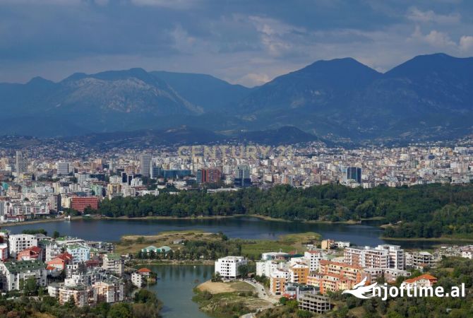 Truall ose Toke  ne Tirane - 160,000 Euro