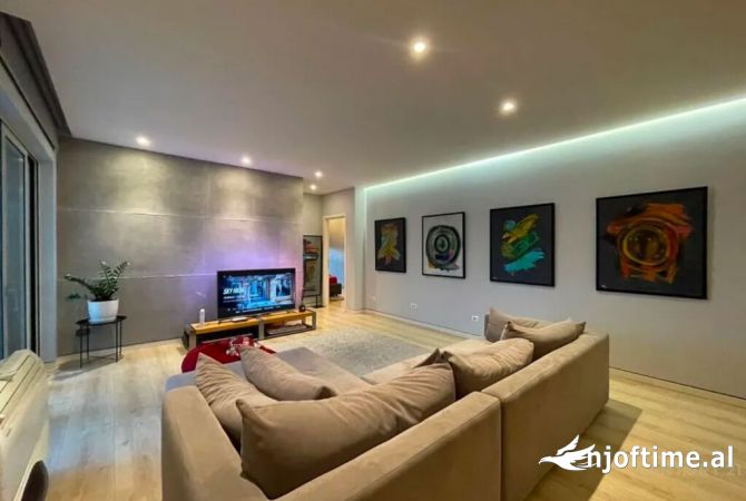 Shtepi me qera 2+1 ne Tirane - 2,000 Euro