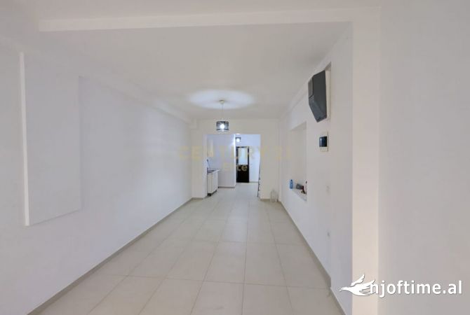 Ambient biznesi ne shitje 1+1 ne Tirane - 120,000 Euro