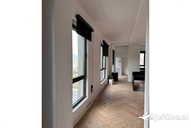 JEPET ME QIRA AMBIENT DUPLEX PER ZYRA TEK BULEVARDI I RI ! 3,000 Euro /Muaj