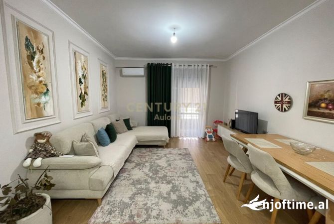 Shtepi me qera 2+1 ne Vlore - 450 Euro