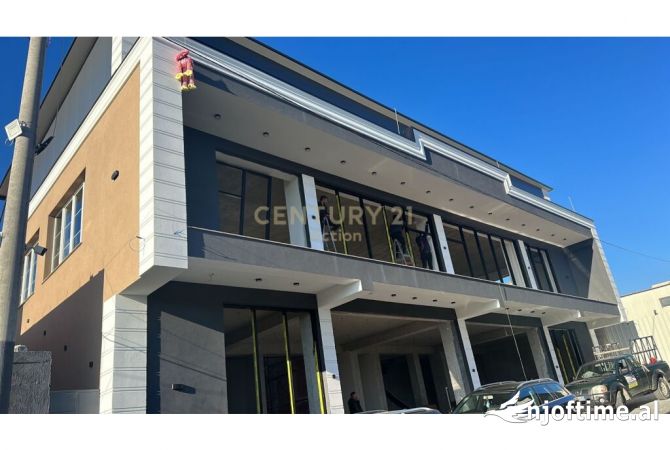 Ambient biznesi me qera 3+1 ne Tirane - 5,500 Euro