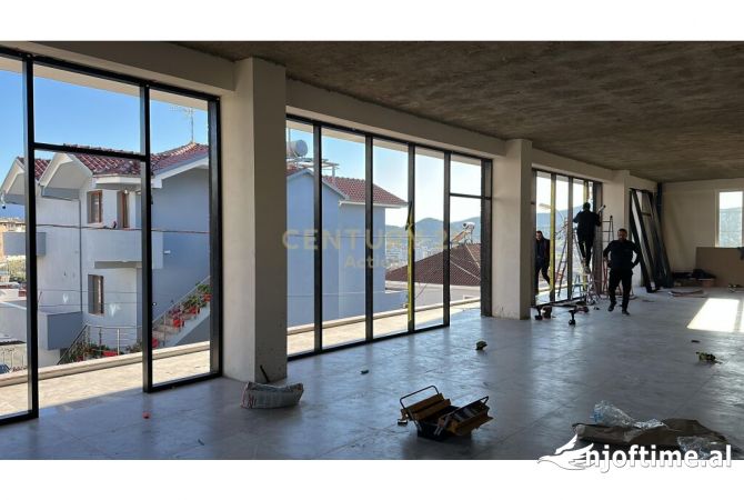Ambient biznesi me qera 3+1 ne Tirane - 5,500 Euro