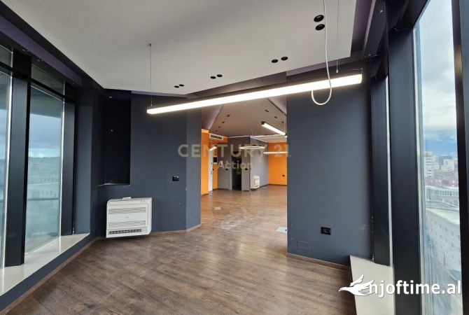 Ambient biznesi me qera 3+1 ne Tirane - 1,400 Euro