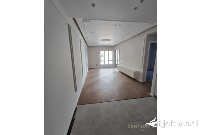 Shtepi me qera 2+1 ne Tirane - 2,300 Euro