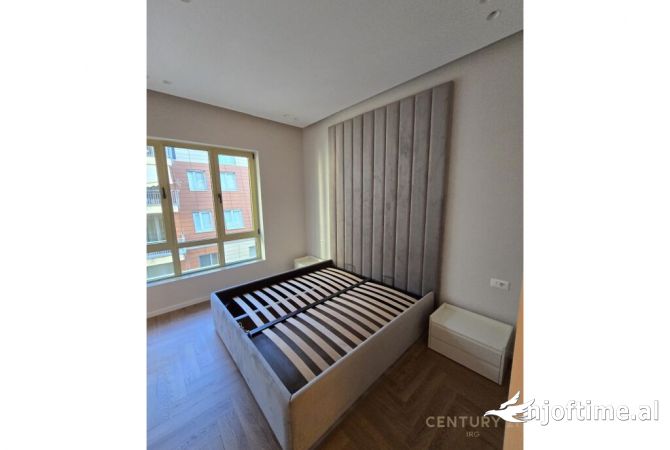 Shtepi me qera 2+1 ne Tirane - 2,300 Euro