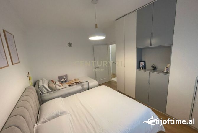 Shtepi ne shitje Apartament ne Tirane, 2+1, Mobilimi E mobiluar, Pagesa 249,000  Euro.
