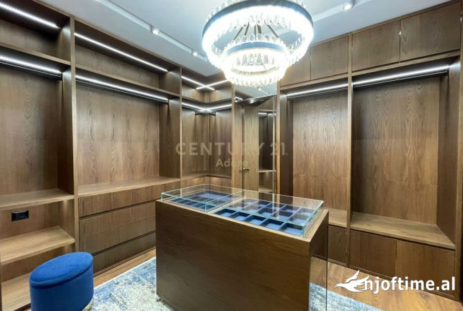 Shtepi me qera Apartament ne Tirane, 3+1, Mobilimi E mobiluar, Pagesa 4,000  Euro.