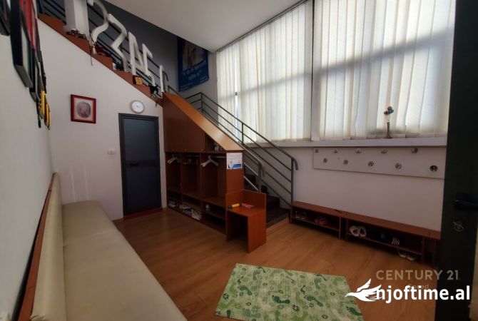 Shtepi ne shitje 7+1 ne Tirane - 700,000 Euro
