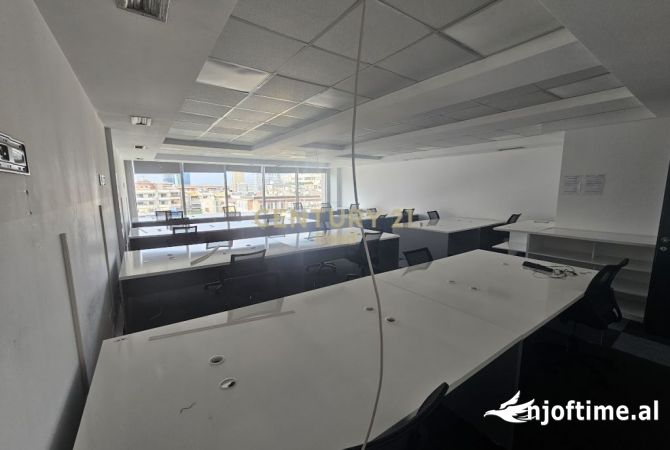 ISH BLLOKU AMBIENT ZYRASH ME QIRA !! 3,150 Euro /Muaj