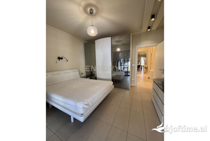 Shtepi me qera Apartament ne Tirane, 3+1, Mobilimi E mobiluar, Pagesa 1,300  Euro.