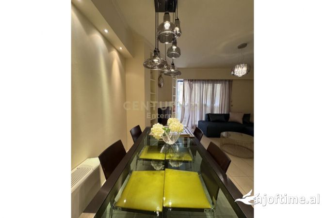 Shtepi me qera Apartament ne Tirane, 3+1, Mobilimi E mobiluar, Pagesa 1,300  Euro.