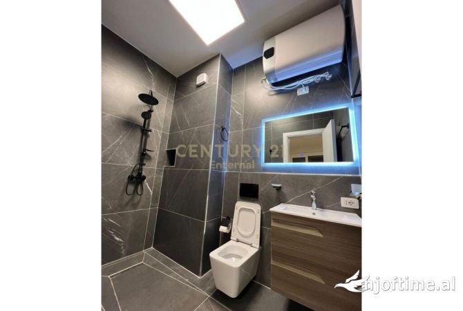 Apartament/ Zyre 2+1 per qira ne Qender