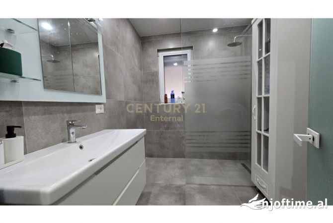 Shtepi ne shitje Apartament ne Tirane, 2+1, Mobilimi E mobiluar, Pagesa 255,000  Euro.