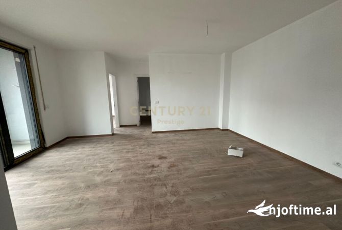 Shtepi ne shitje Apartament ne Tirane, 2+1, Mobilimi Bosh, pa mobiluar, Pagesa 141,000  Euro.
