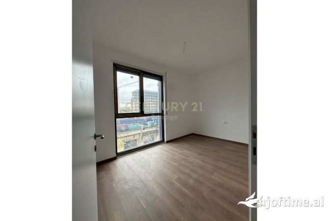 Shtepi ne shitje Apartament ne Tirane, 2+1, Mobilimi Bosh, pa mobiluar, Pagesa 141,000  Euro.