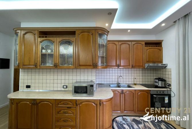 Shtepi me qera Apartament ne Tirane, 2+1, Mobilimi E mobiluar, Pagesa 700  Euro.