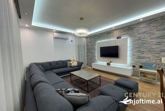 Shtepi me qera 2+1 ne Tirane - 700 Euro