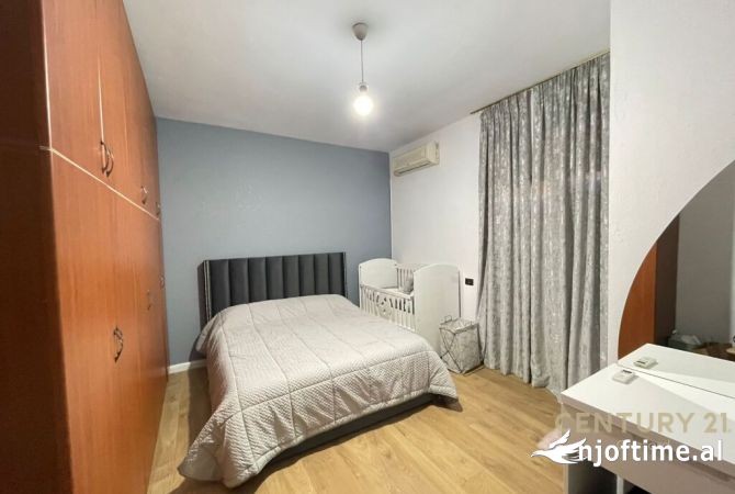 Shtepi me qera 2+1 ne Tirane - 700 Euro