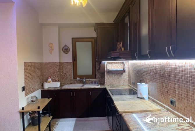 Shtepi me qera 2+1 ne Tirane - 850 Euro