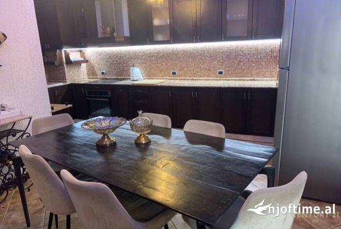 Shtepi me qera 2+1 ne Tirane - 850 Euro