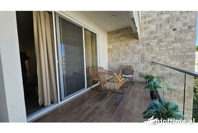 Shtepi ne shitje Apartament ne Durres, 2+1, Mobilimi E mobiluar, Pagesa 230,000  Euro.