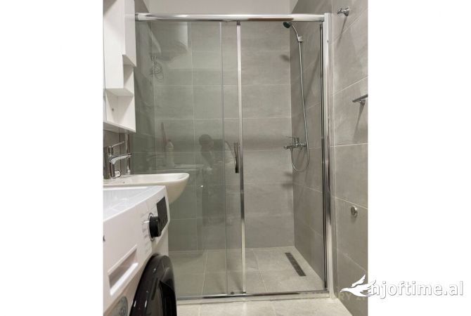 Shtepi me qera Apartament ne Tirane, 2+1, Mobilimi E mobiluar, Pagesa 800  Euro.