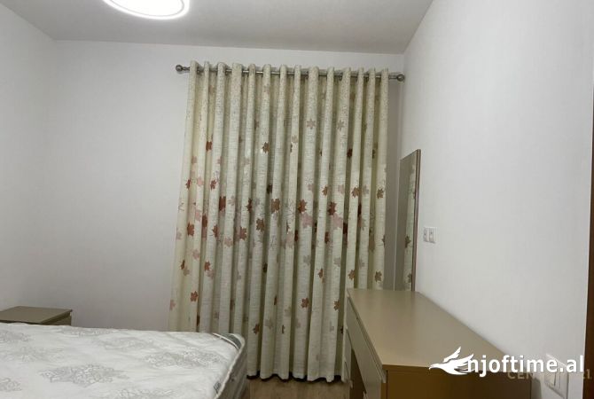 Shtepi me qera Apartament ne Tirane, 2+1, Mobilimi E mobiluar, Pagesa 800  Euro.