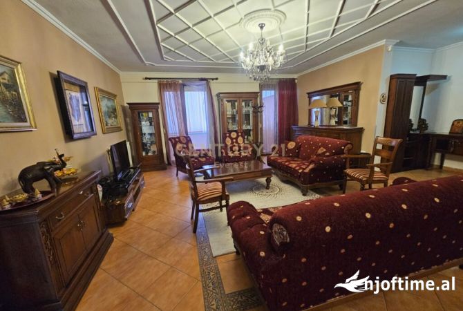 Shtepi ne shitje 3+1 ne Tirane - 350,000 Euro