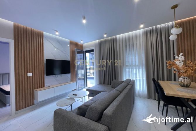Shtepi me qera 3+1 ne Tirane - 3,500 Euro