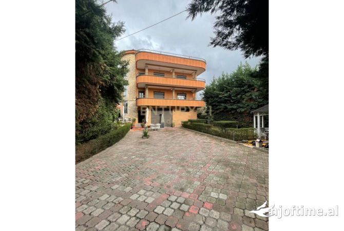 House for Rent 7+1 in Tirana - 5,000 Euro